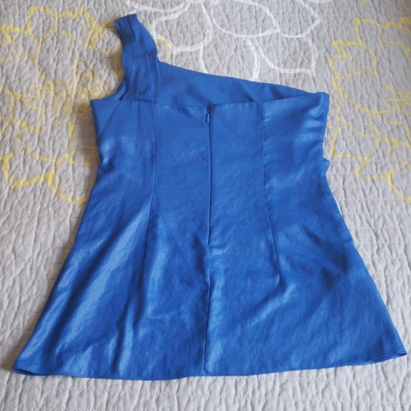 BCBG MaxAzria One Shoulder Top - Picture 6 of 8